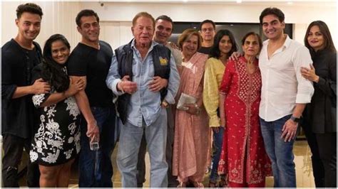Salman Khan's family picture with father Salim, Arpita and others will give you Hum Saath Saath ...