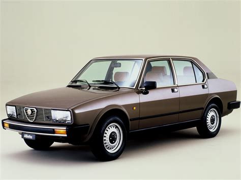 Alfa Romeo Alfetta 1972 - 1987 Sedan :: OUTSTANDING CARS