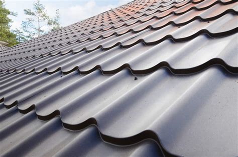 7 Popular Types Of Metal Roofing Compared (Pros & Cons)