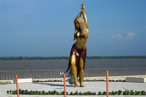 Shakira 21-foot statue towers over singer’s hometown in Colombia