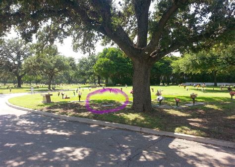 Sunset Memorial Gardens Cemetery – Beautiful Flower Arrangements and Flower Gardens