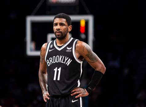 Kyrie Irving Asks the Nets to Trade Him - The New York Times