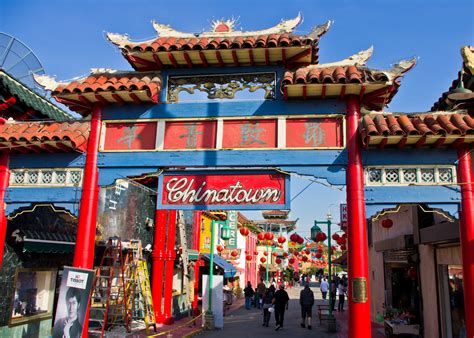 File:Chinatown gate, Los Angeles.jpg - Wikimedia Commons