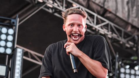 Who is NF, the Eminem-soundalike who beat Chance the Rapper for No. 1?