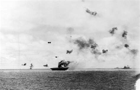 The Aircraft Carrier Uss Yorktown Photograph by Everett - Fine Art America