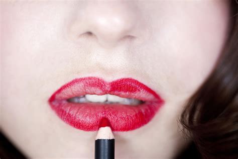 How to Get Kiss-Proof Lips, Rules for Natural Makeup, More | StyleCaster