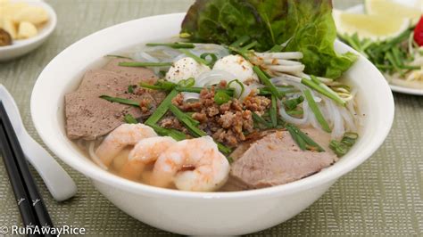 Pork and Shrimp Clear Noodle Soup (Hu Tieu) - Tasty Recipe with Video