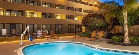 Fairfield CA Hotels with Pool | Courtyard Fairfield Napa Valley Area