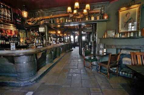 Step Inside 7 Of The Prettiest Pubs In London - Secret London