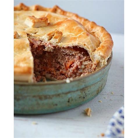 Simple Corned Beef And Potato Pie Recipe | Deporecipe.co