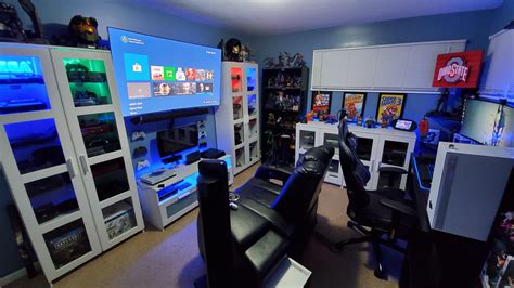 Simple Console Gaming Office Setup with Dual Monitor | Gaming Room and ...