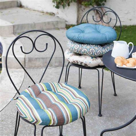 round lounge chair cushions - Be Awesome Weblog Stills Gallery