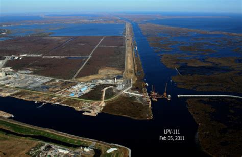 Sinking levee shows difficulty of protecting New Orleans from flooding ...