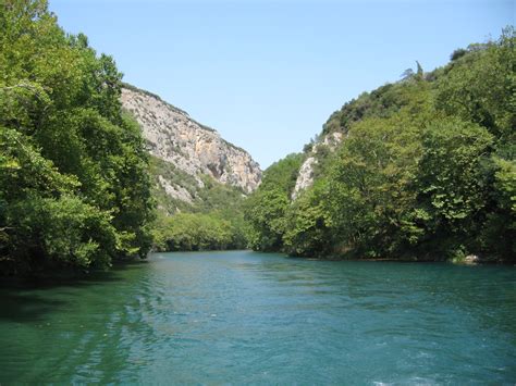 File:Pineios River (Thessaly) through the Vale of Tempe.JPG - Wikipedia ...