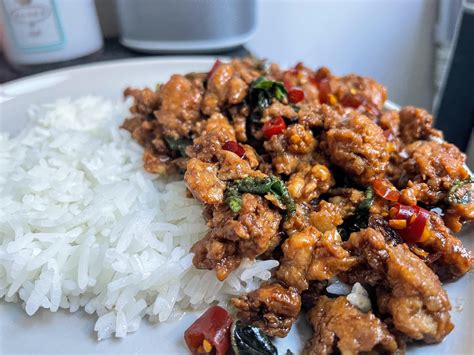 [Homemade] Thai Basil Chicken (Pad Kra Pao Gai) : r/food