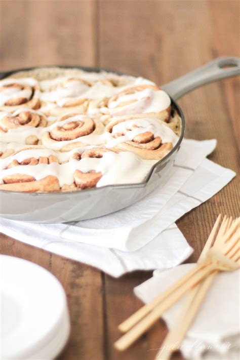 Cream Cheese Icing for Cinnamon Rolls