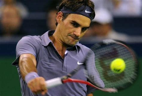 Roger Federer Backhand Analysis - Keys of the Federer Backhand - Tennis Instruction