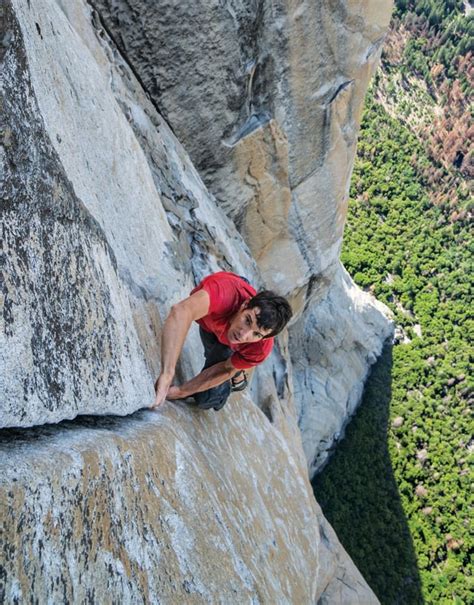 Alex Honnold climbing the 3000ft high face of El Capitan without any ...