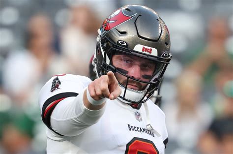 VIDEO: Baker Mayfield With a Beautiful Touchdown Strike to Chris Godwin - Tampa Bay Buccaneers ...