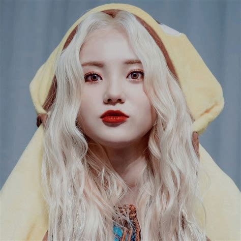 Animal: Blue Betta Color:Blue Month: June Sub-Unit: LOOΠΔ ODD EYE CIRCLE Kpop Aesthetic ...