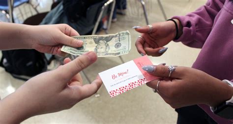 JPs To Host Valentine’s Dance In Cafeteria – Badger Tracks