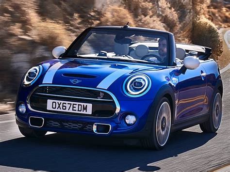 2021 MINI Convertible Price, Value, Depreciation & Reviews | Kelley ...