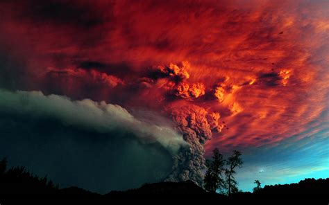 XS Wallpapers HD: Volcano Erupts