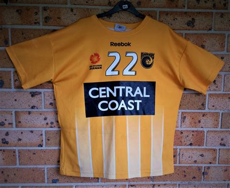 Central Coast Mariners Training/Leisure football shirt 2009.