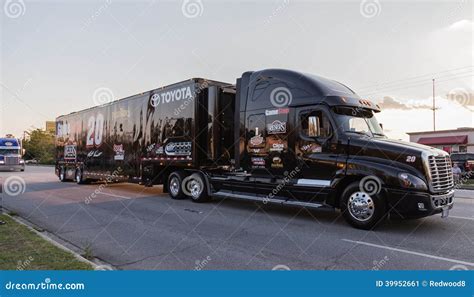 #20 Matt Kenseth NASCAR Hauler Editorial Photo - Image: 39952661