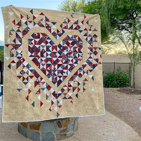 Exploding Heart Quilt | Heart quilt pattern, Quilts, Heart quilt