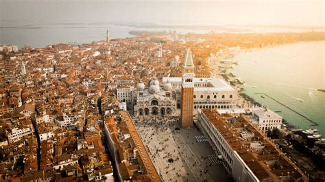 Aerial view of Venice, Italy 1742678 Stock Photo at Vecteezy