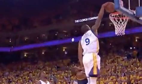 Andre Iguodala Strips LeBron And Dunks It Home To End The Third