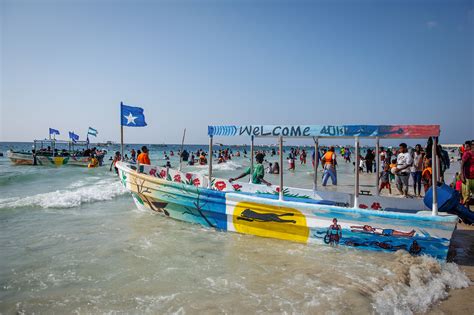 Friday at the beach in Mogadishu: Optimism shines through despite ...