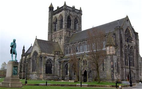 Scotland for the Senses: Reflections of Paisley Abbey