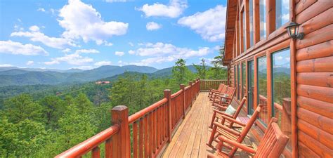 Big Cabins by Vacasa | Group Cabin Rentals in Gatlinburg