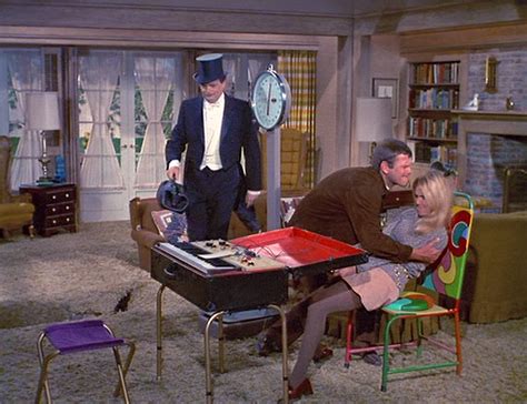 Benjamonster's TV: EPISODE GUIDES: Bewitched Season Eight