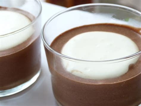 Kitchen & Bakery.: Chocolate and Vanilla Mousse.