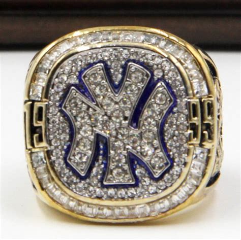 MLB 1999 New York Yankees World Series Championship Replica Ring