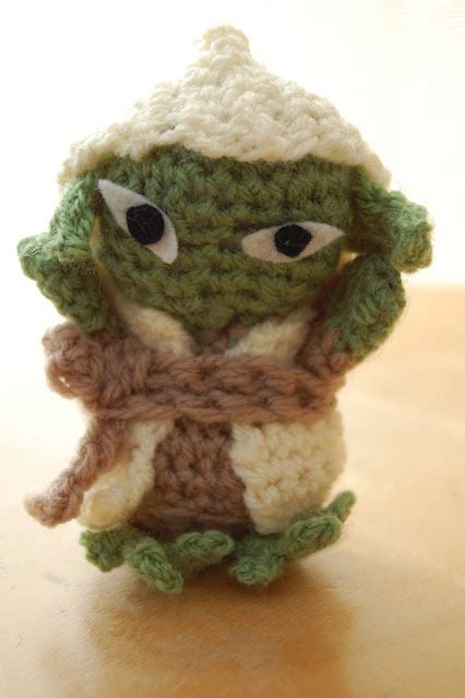 CRAFTY RED: Crochet Yoda