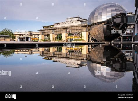 Planetarium we the curious exterior hi-res stock photography and images ...