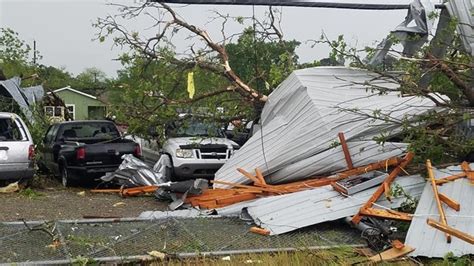 Possible tornado in Franklin, Texas causes major damage to homes, cars ...