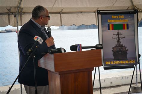 DVIDS - Images - SECNAV Del Toro Welcomes the USS Carney (DDG 64) Home From Deployment [Image 4 ...