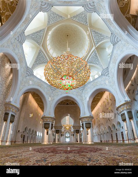 The architecture of the interior of the Sheikh Zayed Grand Mosque in ...