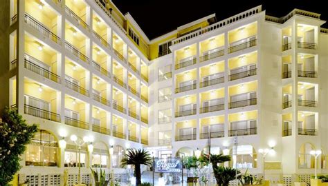 Royal Hotel in Kanoni Kassiopi, Corfu | Greeka