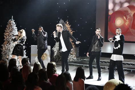 First Look: Pentatonix Performs For NBC Christmas Special; Airs December 14