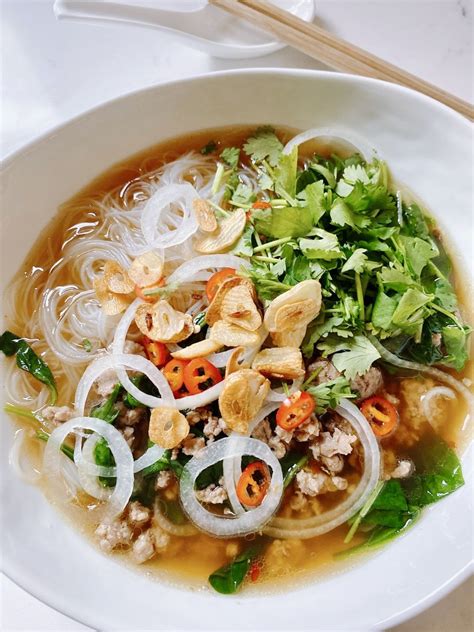 Brothy Soup Recipes, Ramen Noodle Recipes Soup, Pork Noodle Soup, Pork ...