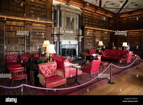 Hatfield house interior hi-res stock photography and images - Alamy