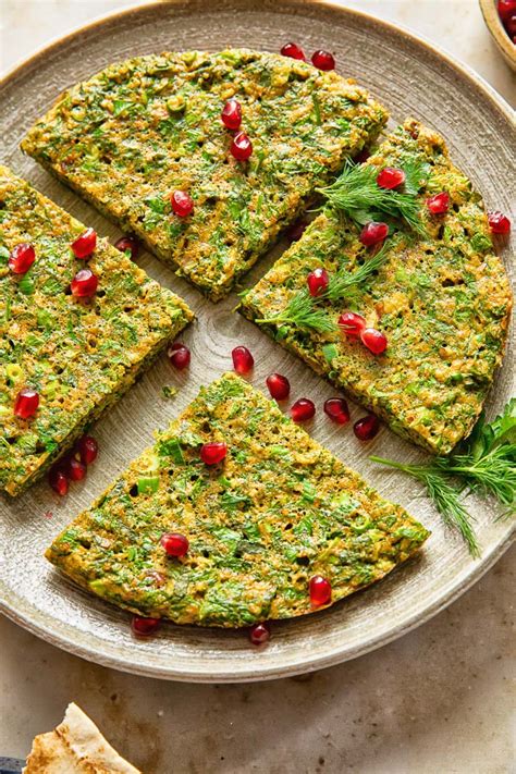 Persian Herb Frittata (Kuku Sabzi) - Vikalinka