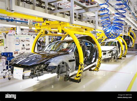 Car assembly production hi-res stock photography and images - Alamy