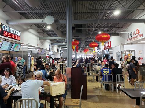 Aurora mall lures Asian foodies to Wayne's World burb - Axios Chicago